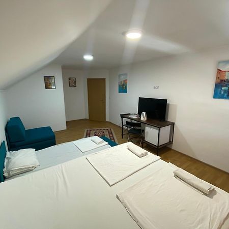 Apple Line Appartments Mostar Bagian luar foto