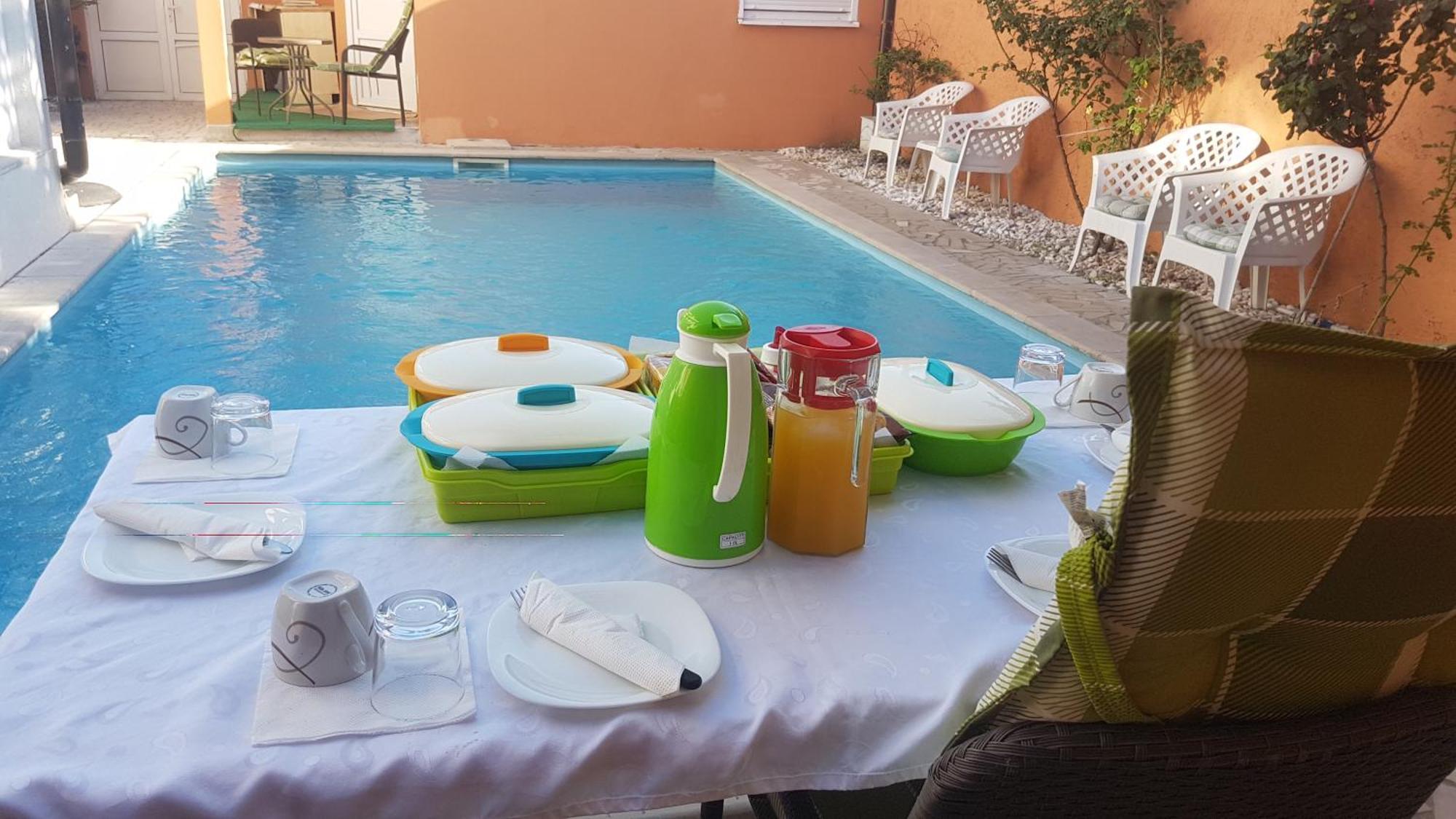 Apple Line Appartments Mostar Bagian luar foto